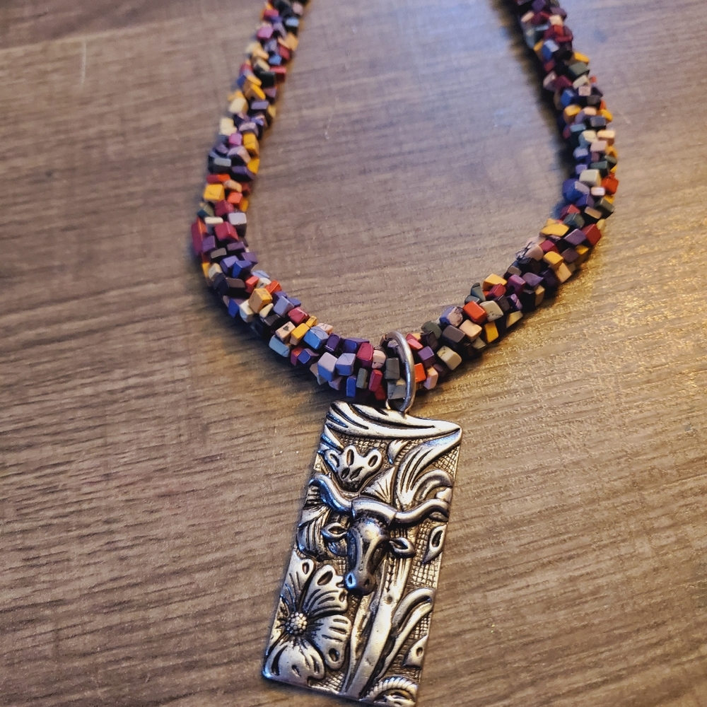 Metal longhorn square beaded necklace